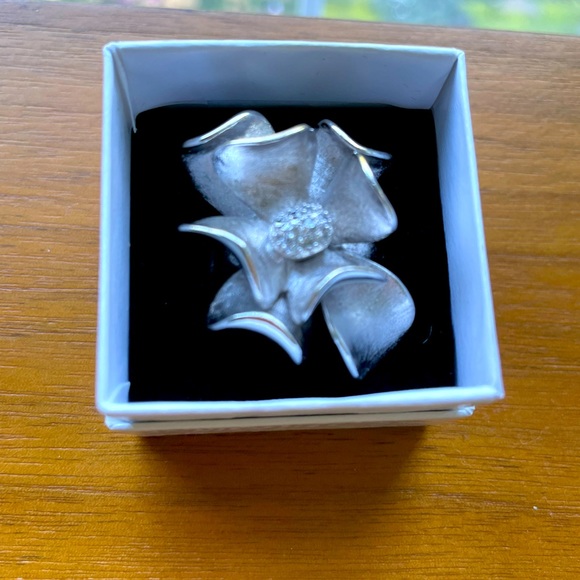 Premier Designs Jewelry - Premier Designs Floral Statement Cocktail Ring